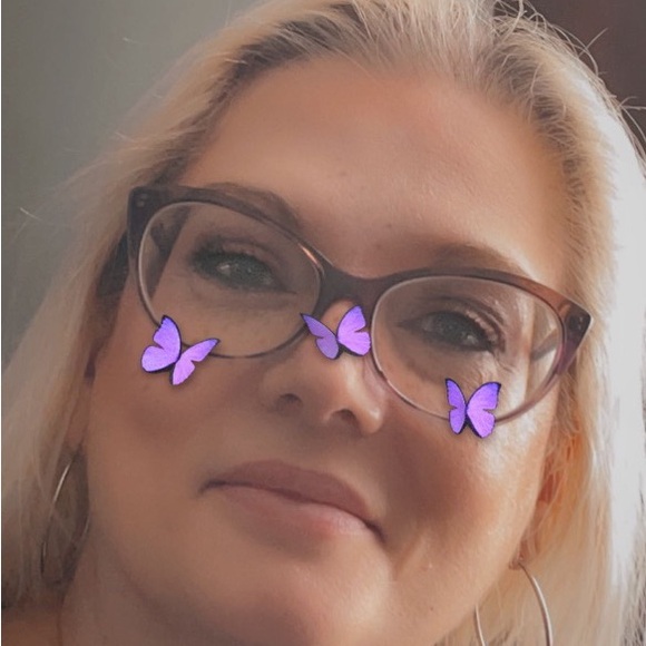 Meet your Posher, Laura - Picture 3 of 4